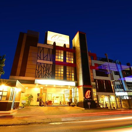 Queen City Hotel Banjarmasin Banjarmasin  Εξωτερικό φωτογραφία