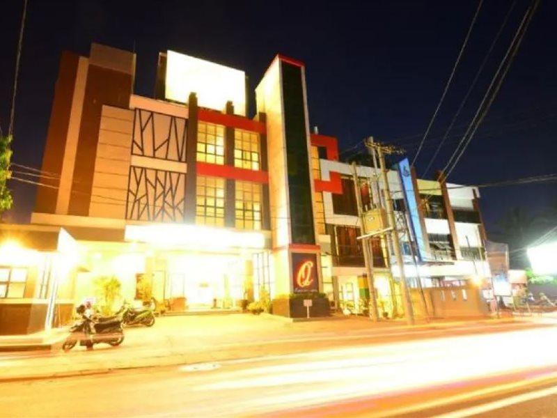 Queen City Hotel Banjarmasin Banjarmasin  Εξωτερικό φωτογραφία