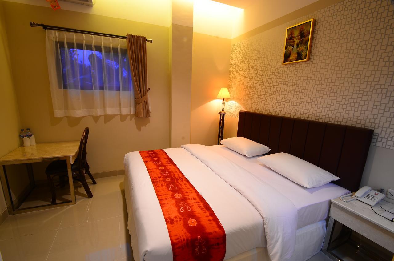 Queen City Hotel Banjarmasin Banjarmasin  Εξωτερικό φωτογραφία