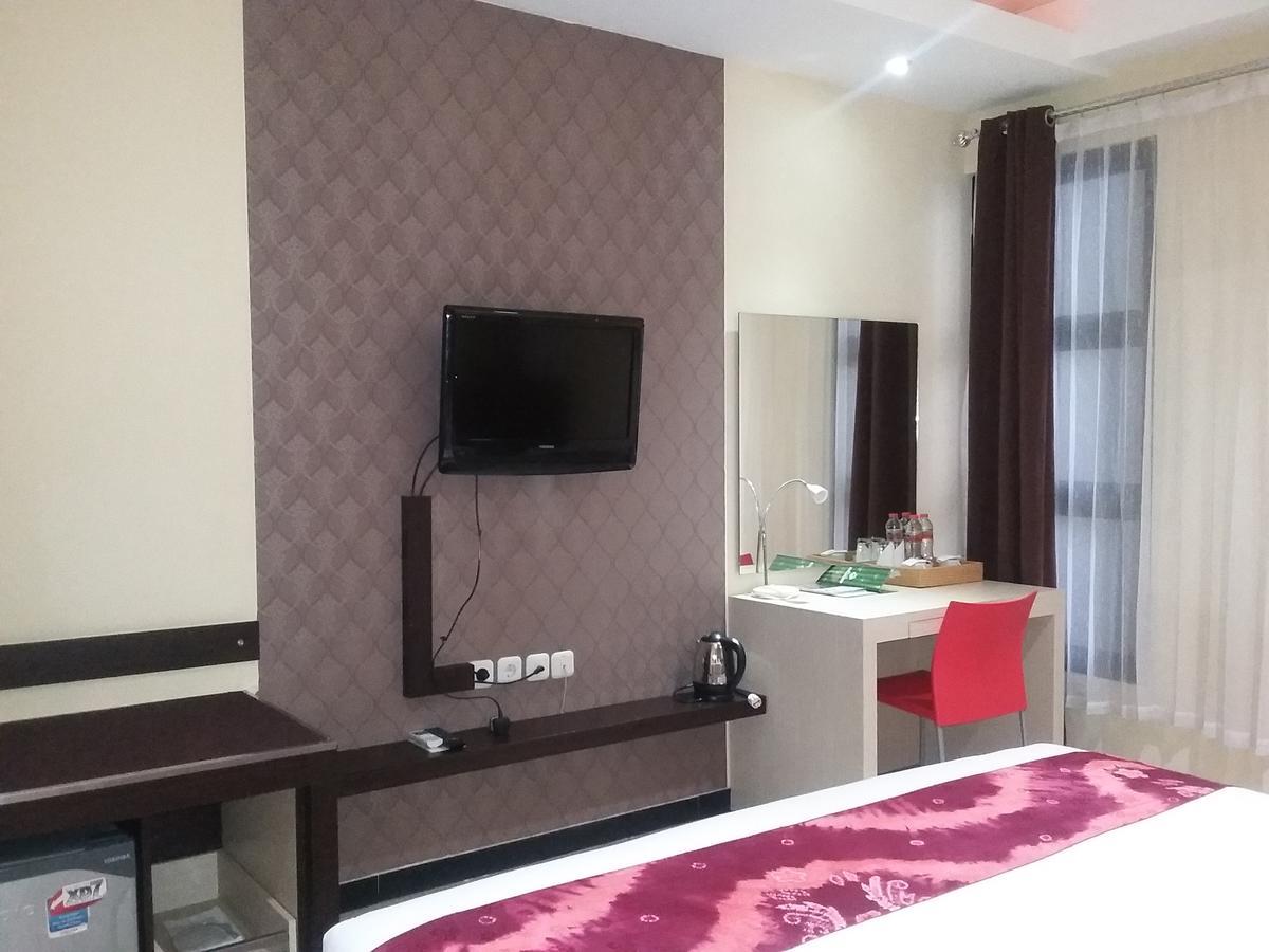 Queen City Hotel Banjarmasin Banjarmasin  Εξωτερικό φωτογραφία