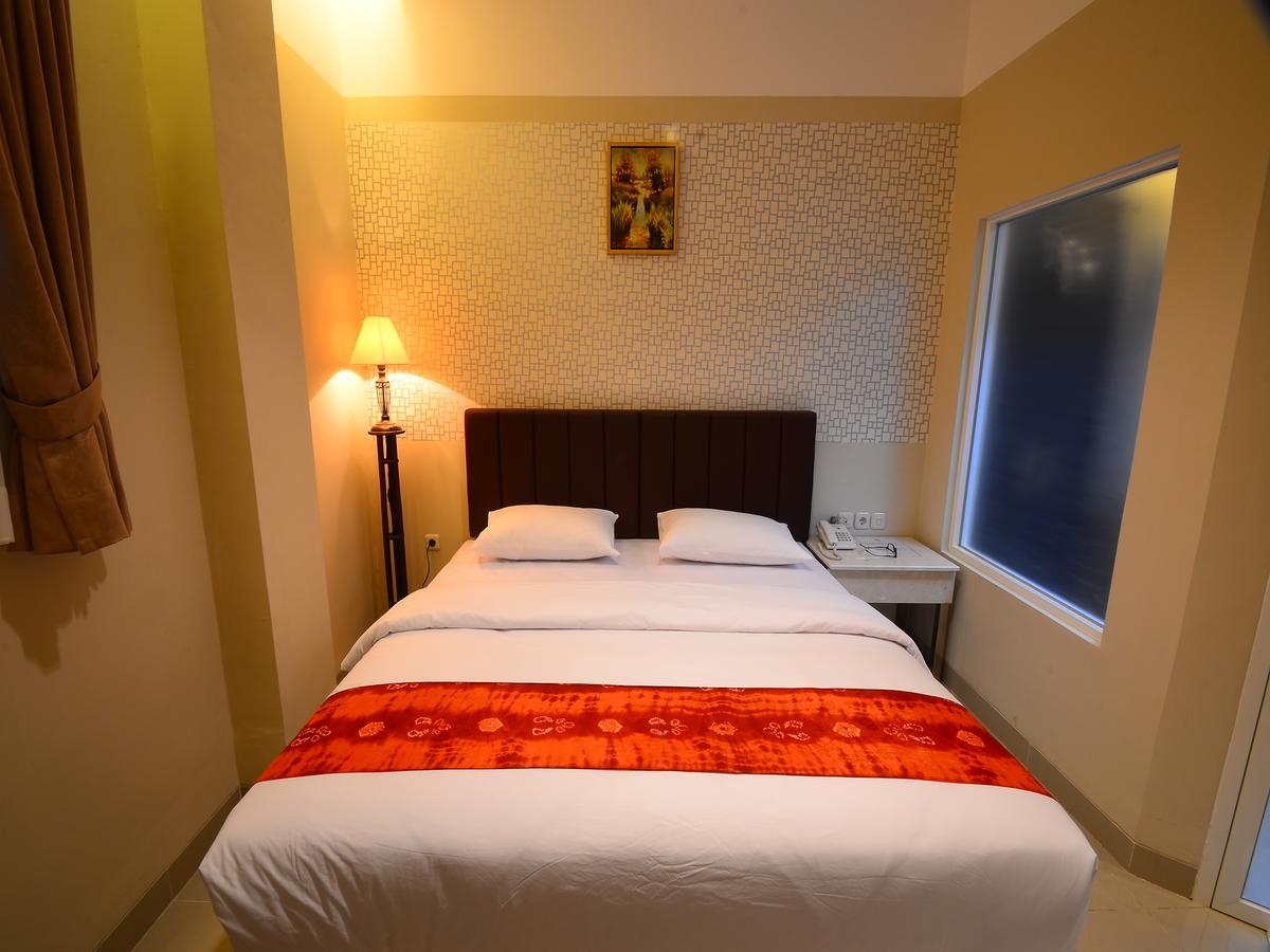 Queen City Hotel Banjarmasin Banjarmasin  Εξωτερικό φωτογραφία