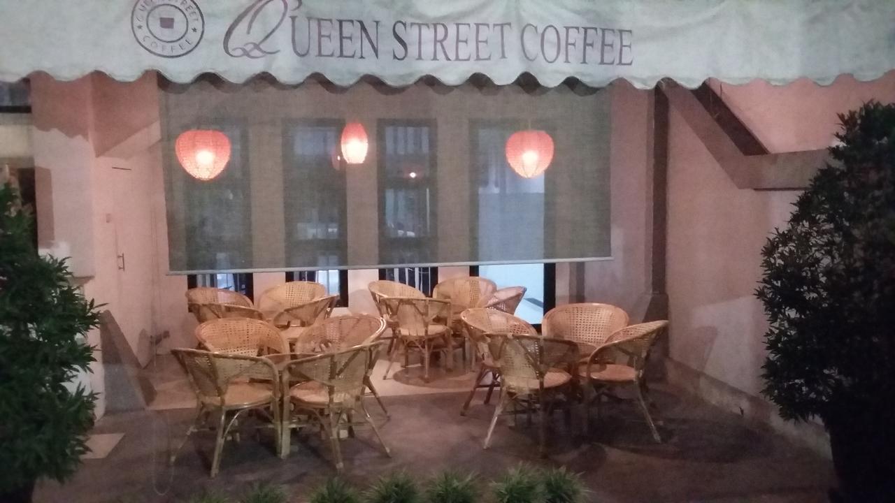 Queen City Hotel Banjarmasin Banjarmasin  Εξωτερικό φωτογραφία